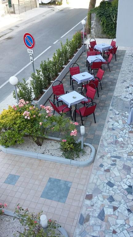 Hotel Ancora チェゼナーティコ エクステリア 写真