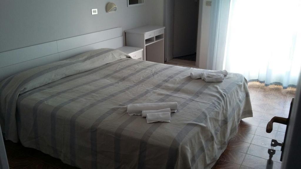 Hotel Ancora チェゼナーティコ エクステリア 写真