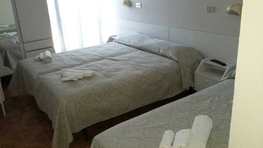 Hotel Ancora チェゼナーティコ エクステリア 写真