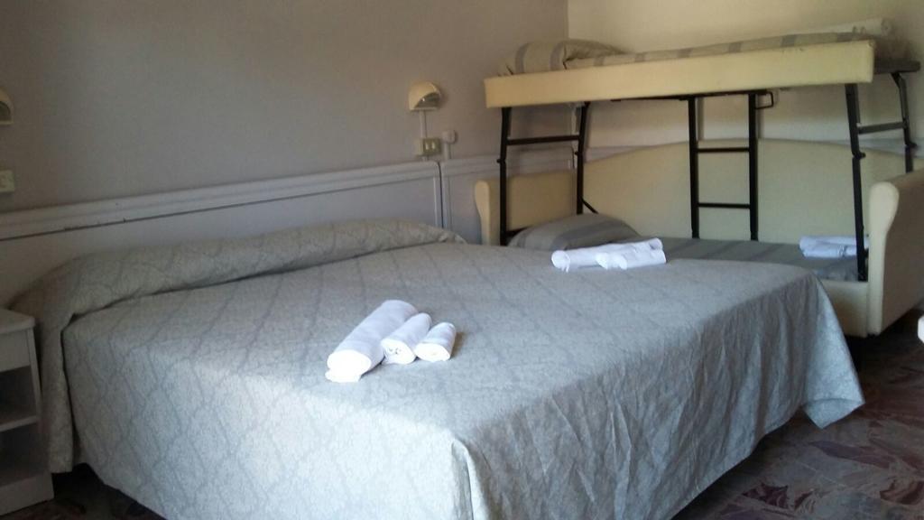 Hotel Ancora チェゼナーティコ エクステリア 写真